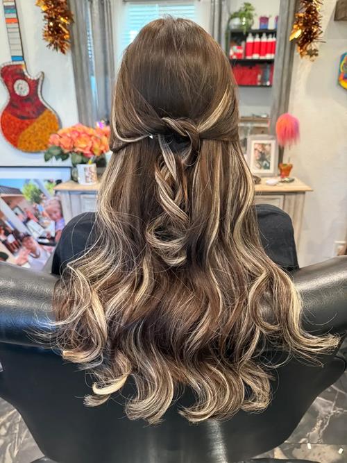 Hair Extensions photo, Denver Colorado. once up blonde now, brunette. Decided to add more blonde bac(..)